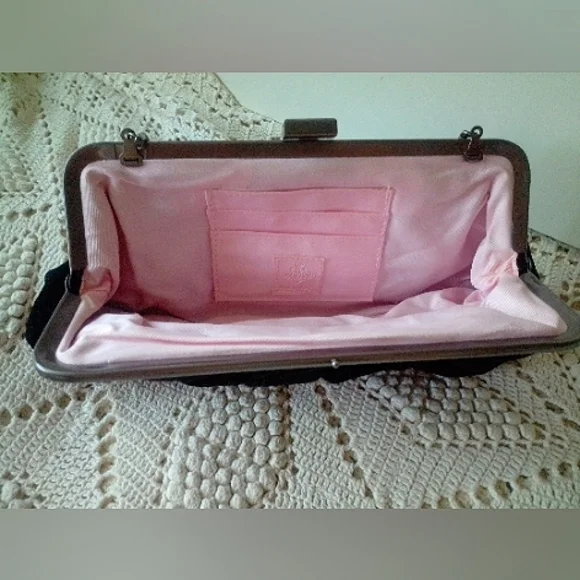 NWOT Velvet evening clutch - Picture 3 of 4